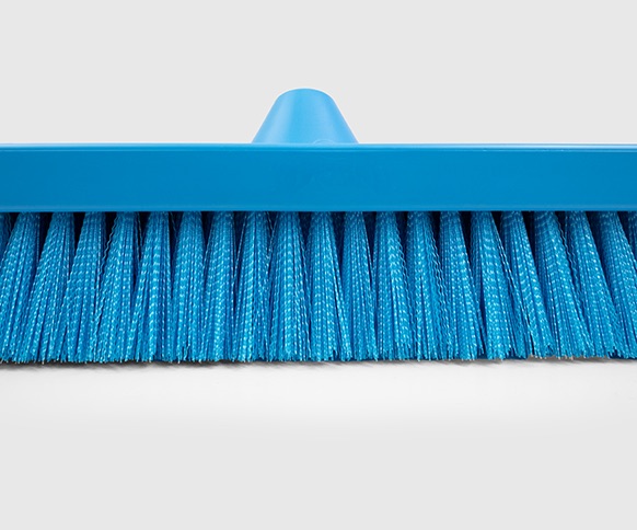 457mm Medium Crimped Fill Sweeping Broom - Resin Set - Image 3